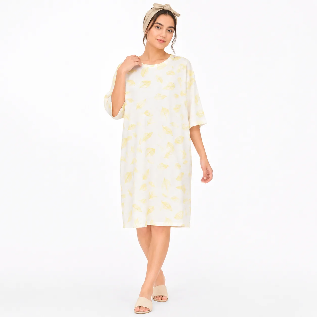 WD0060 تیشرت زنانه لانگ قواره دار سفید وارداتی گل صورتی - Image 1