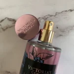 بادی اسپلش زنانه 250ml ویکتوریا سکرت مدل Velvet Petals Noir امارات - Image 3