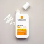 ضد آفتاب نامرئی فوق محافظ لاروش پوزای، مدل Anthelios Invisible Fluid، با SPF 50+، مقاوم در برابر آب و تعریق، مناسب پوست حساس - Image 2